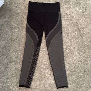 Fabletics nwot leggings (2 pair)